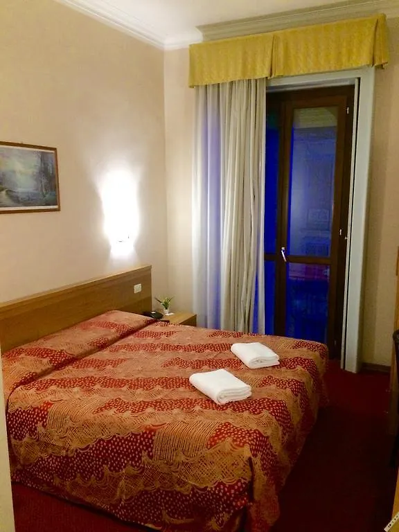 Royal Hotel Milan 3*,  Italy